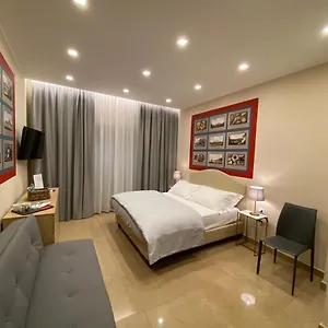 mdc-luxury-rooms-naples.hotels-amalfi.com/